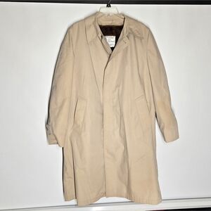 London Fog Tan Trench Coat with Classic Lapel